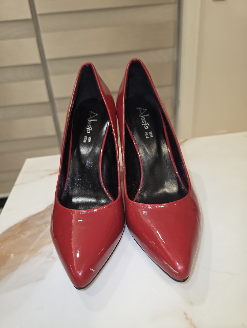 Alesya Vera Pelle Red Patent Pointed-Toe Heels Eur 37 Or US 6.5